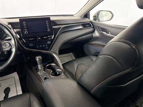 Used 2022 Toyota Camry SE image 22