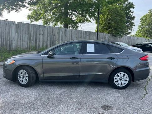 Used 2020 Ford Fusion S FWD image 3