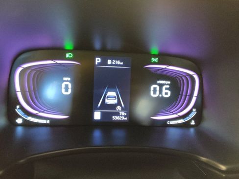 Used 2023 Kia Soul LX w/ LX Technology Package image 23