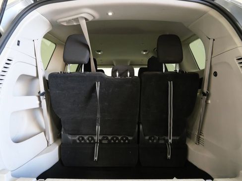 Used 2023 Chrysler Voyager LX image 26