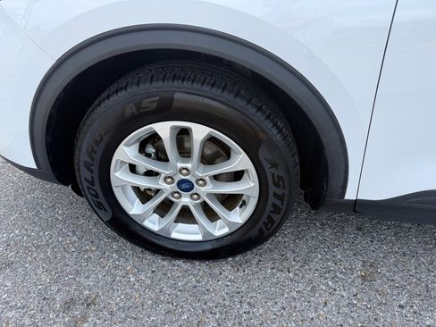 Used 2021 Ford Escape SE image 27