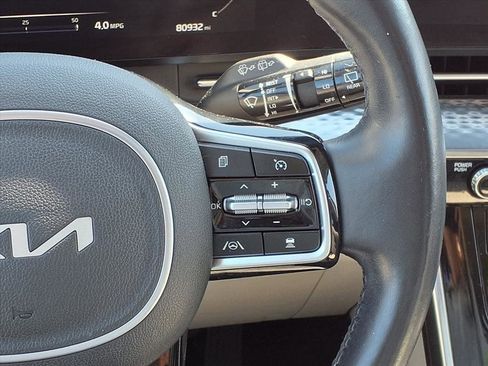 Used 2022 Kia Carnival SX Prestige FWD image 17