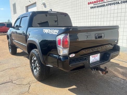 Used 2021 Toyota Tacoma TRD Off-Road w/ Technology Package image 4