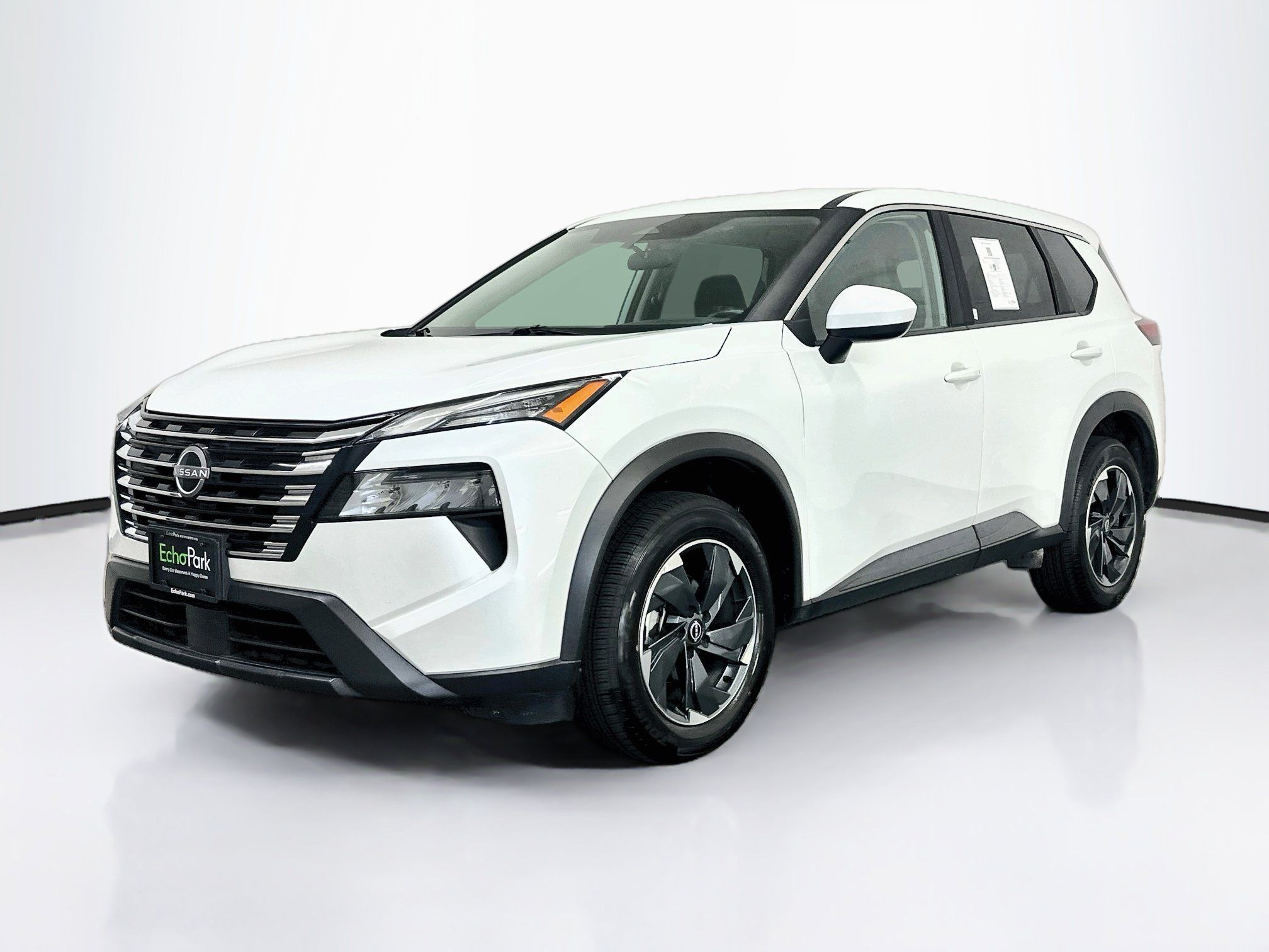 Used 2025 Nissan Rogue SV AWD/4WD image 3