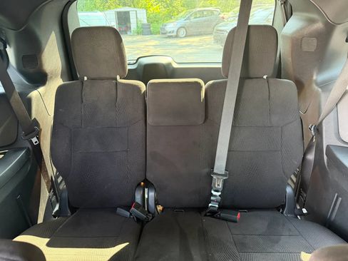Used 2014 Dodge Grand Caravan SXT w/ UConnect Hands-Free Group FWD image 13