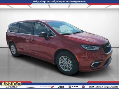 New 2026 Chrysler Pacifica Select