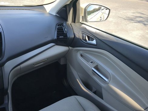 Used 2018 Ford Escape SE w/ SE Sync 3 Package image 17