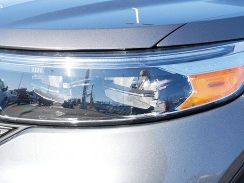 Certified 2023 Ford Explorer XLT w/ Equipment Group 202A image 5