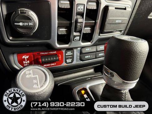 Used 2025 Jeep Wrangler Unlimited Rubicon AWD/4WD image 23