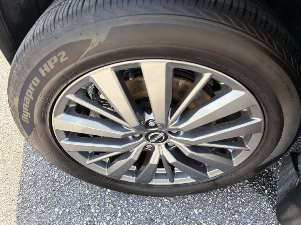 Used 2024 Nissan Pathfinder SL w/ SL Premium Package FWD image 26
