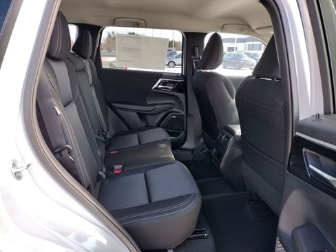 New 2026 Mitsubishi Outlander ES image 9