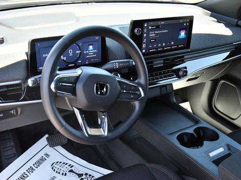 Used 2024 Honda Prologue EX image 16