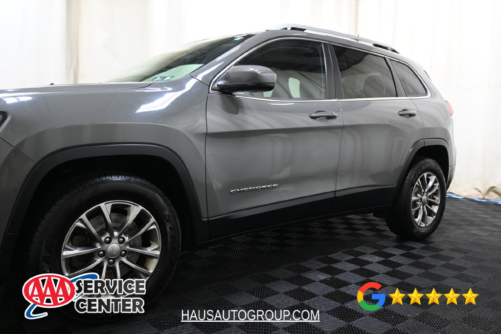 Used 2019 Jeep Cherokee Latitude Plus w/ Cold Weather Group AWD/4WD image 9