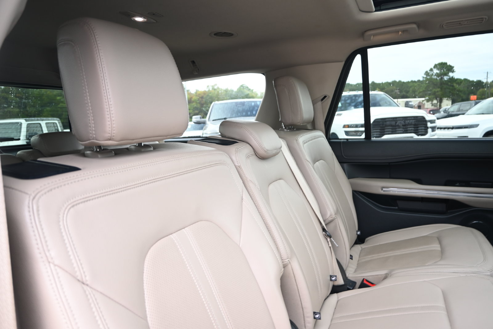 Used 2024 Ford Expedition Max Limited RWD image 33