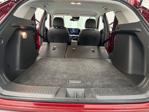 Used 2025 Chevrolet Trax LT w/ LT Convenience Package FWD image 36