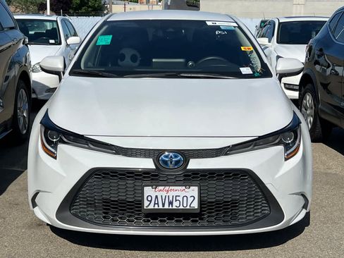 Used 2022 Toyota Corolla LE FWD image 2
