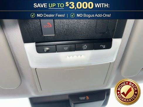 Used 2023 Mitsubishi Outlander SE image 24