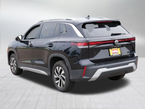 Certified 2025 Volkswagen Tiguan S AWD/4WD image 5