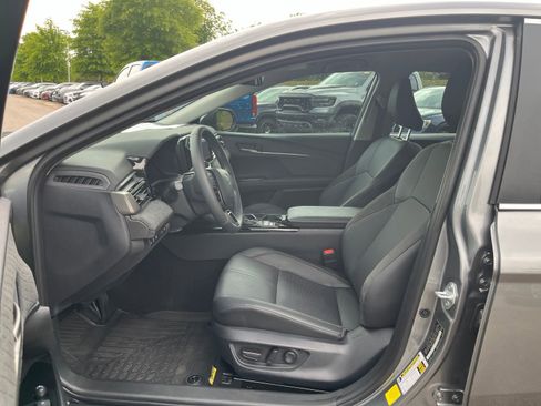 Used 2026 Toyota Camry XLE FWD image 27