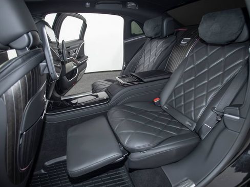 Used 2024 Mercedes-Benz Maybach S 580 4MATIC image 5