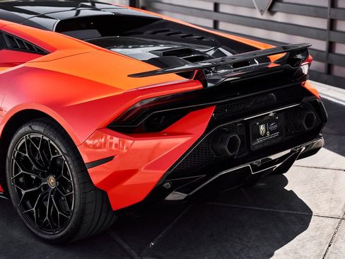 Used 2023 Lamborghini Huracan Tecnica RWD image 14