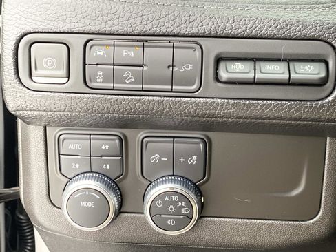 Used 2021 GMC Yukon XL Denali w/ LPO, Illumination Package image 22