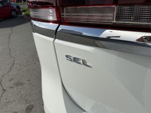 New 2025 Volkswagen Atlas SEL Premium R-Line image 11