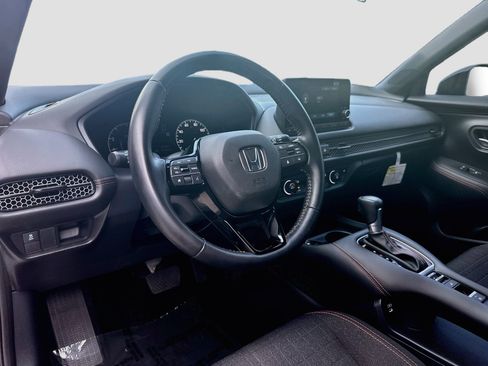 Certified 2025 Honda HR-V Sport image 9