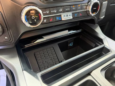 Used 2025 Ford F250 Lariat w/ Black Appearance Package AWD/4WD image 29