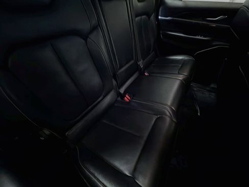 Used 2022 Jeep Grand Cherokee Limited RWD image 14