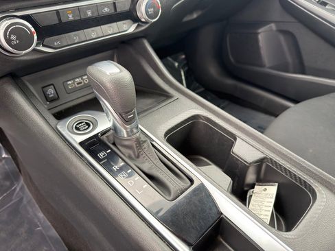 Used 2024 Nissan Sentra SV image 27