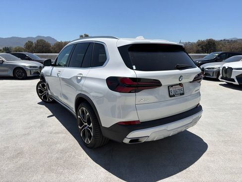 Used 2024 BMW X5 xDrive40i w/ Premium Package AWD/4WD image 2