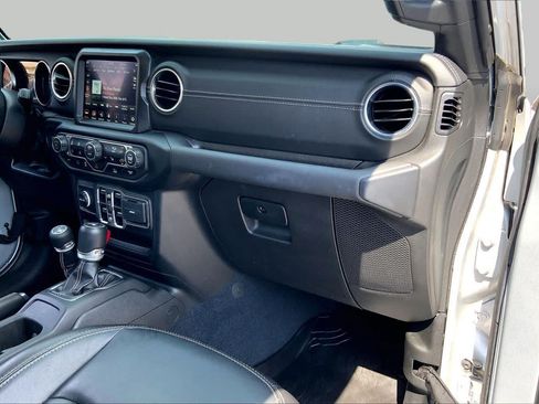 Used 2023 Jeep Wrangler Unlimited Sahara w/ Cold Weather Group AWD/4WD image 19