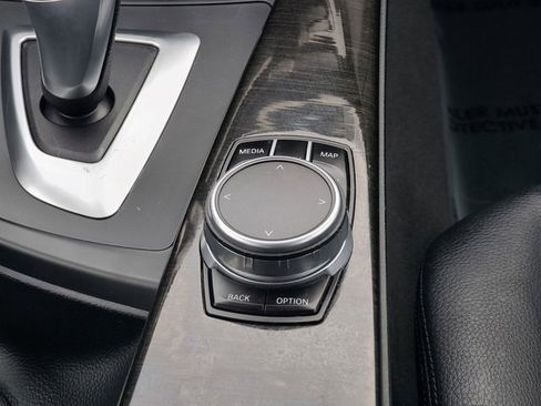Used 2018 BMW 320i xDrive Sedan image 21