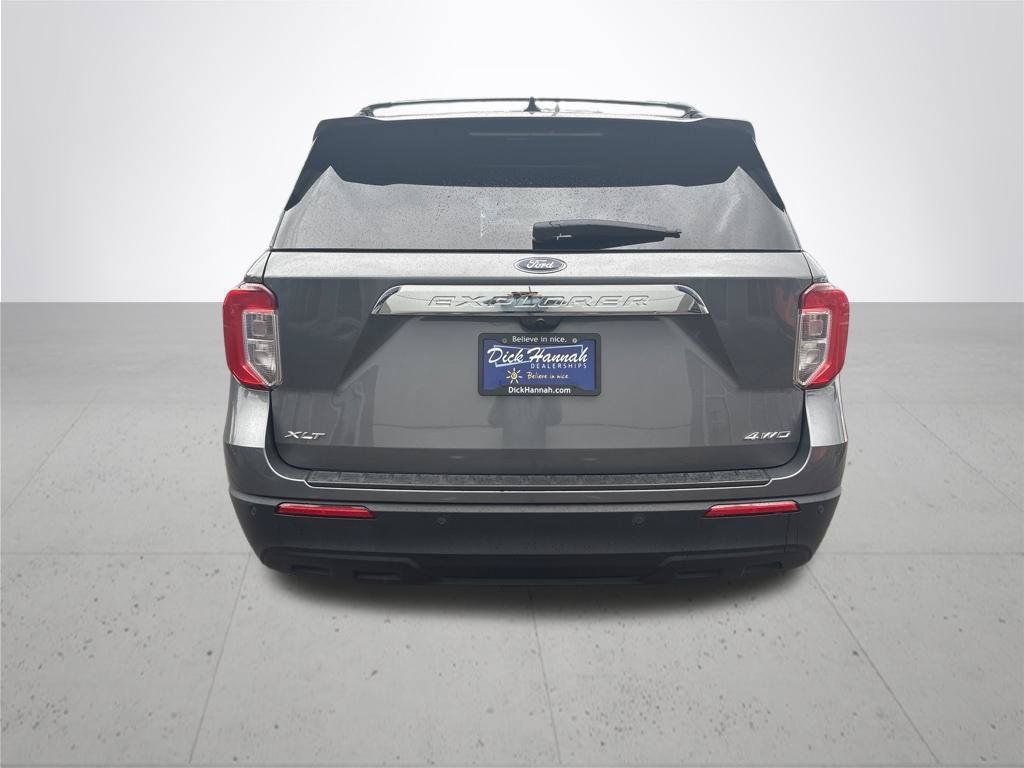 Used 2023 Ford Explorer XLT AWD/4WD image 7
