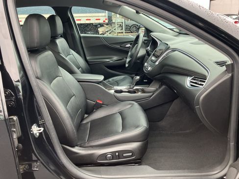 Used 2017 Chevrolet Malibu Premier w/ Driver Confidence Package image 35