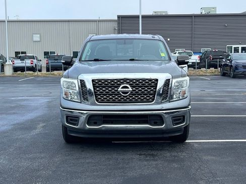 Used 2017 Nissan Titan SV image 11