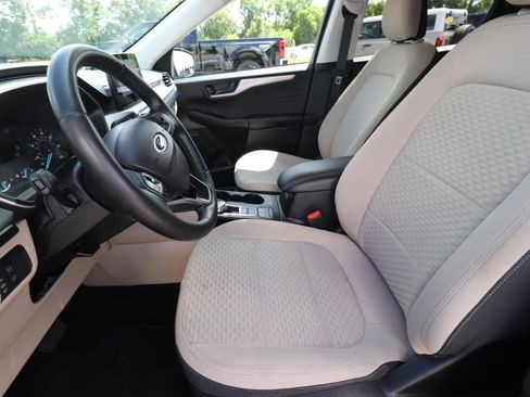 Certified 2022 Ford Escape SE w/ Convenience Package FWD image 2