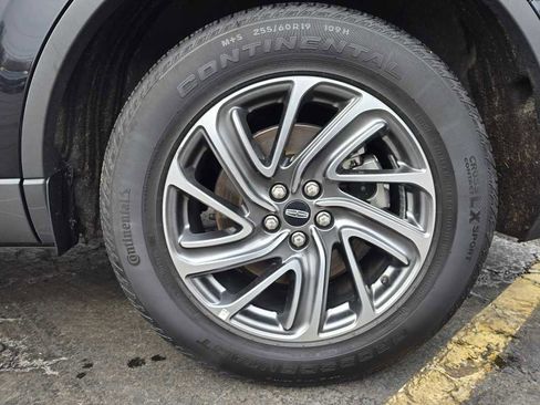 Used 2023 Lincoln Aviator AWD image 3