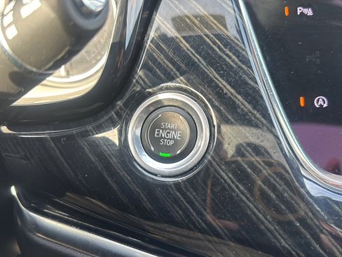 Used 2023 Cadillac XT6 Premium Luxury image 37