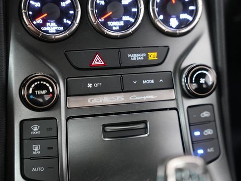 Used 2015 Hyundai Genesis 3.8 RWD image 26