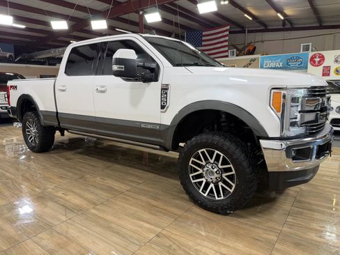 Used 2019 Ford F250 Lariat w/ Lariat Ultimate Package AWD/4WD image 3