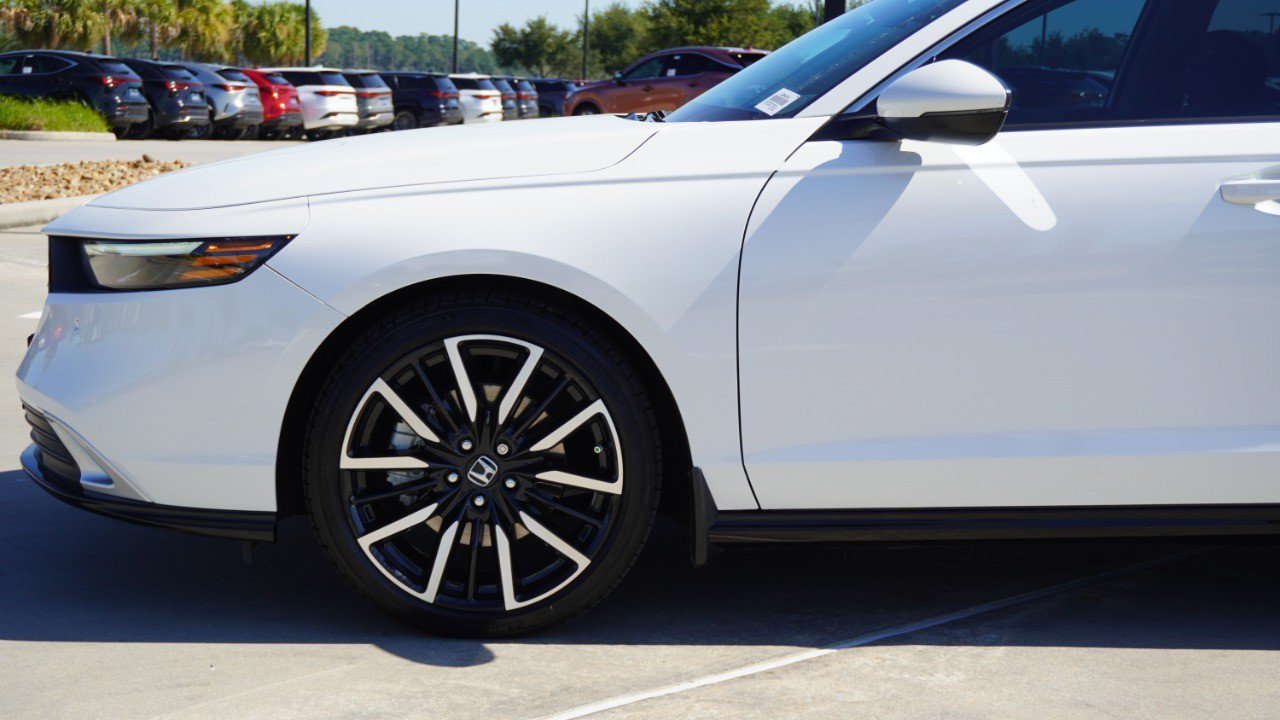 Used 2023 Honda Accord Touring image 11
