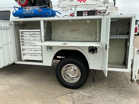 Used 2018 Ford F350 XL w/ Power Equipment Group AWD/4WD image 9