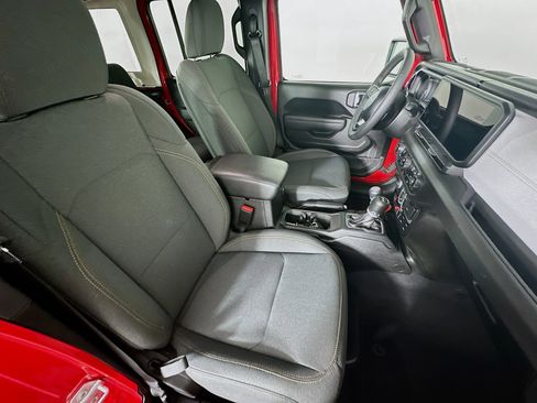 Used 2025 Jeep Wrangler Willys image 29