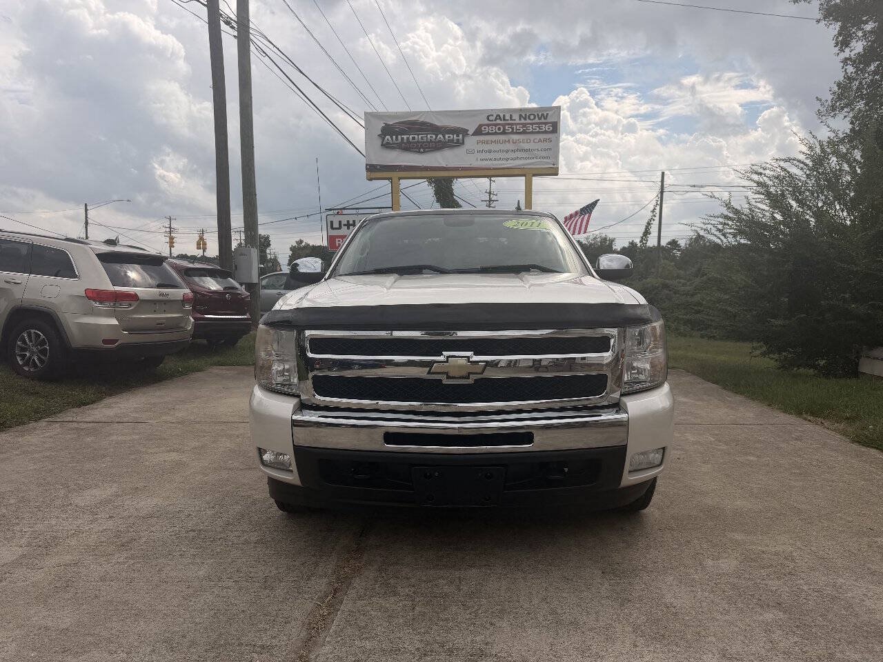 Used 2011 Chevrolet Silverado 1500 LT w/ All-Star Edition AWD/4WD image 2