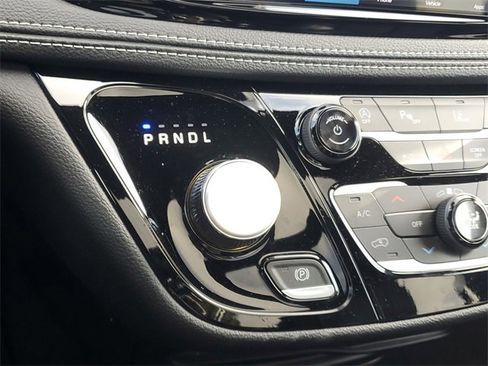 New 2025 Chrysler Pacifica Select image 24