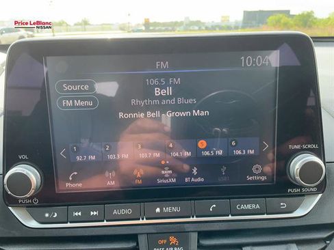 Used 2025 Nissan Altima 2.5 SV image 10