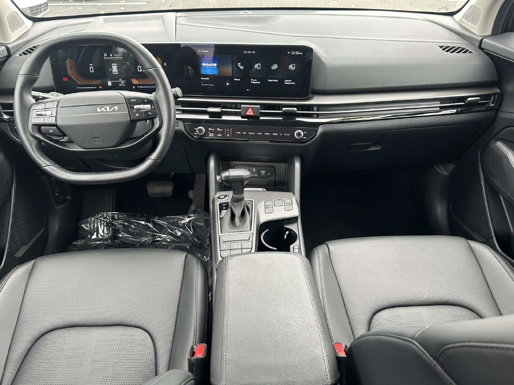 Used 2026 Kia Sportage EX FWD image 11