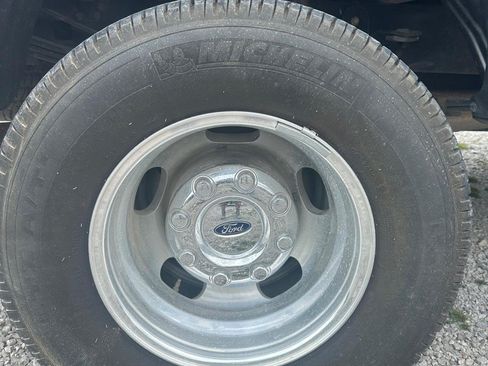 Used 2017 Ford F350 XL w/ Power Equipment Group AWD/4WD image 15